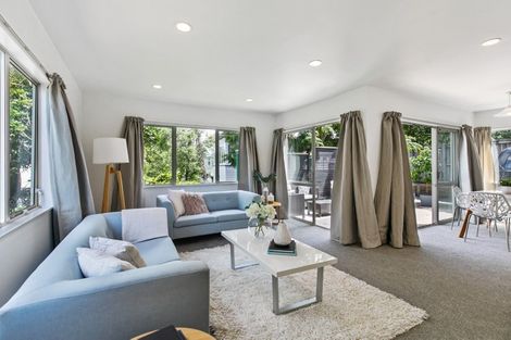 Photo of property in 1/21 Stafford Road, Northcote Point, Auckland, 0627