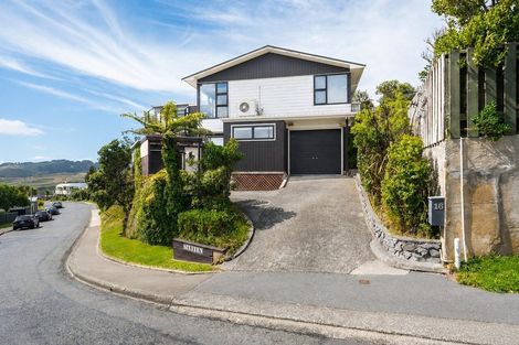 Photo of property in 16 Carluke Street, Paparangi, Wellington, 6037