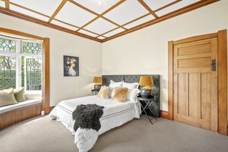 Photo of property in 17 Queen Street, Northcote Point, Auckland, 0627