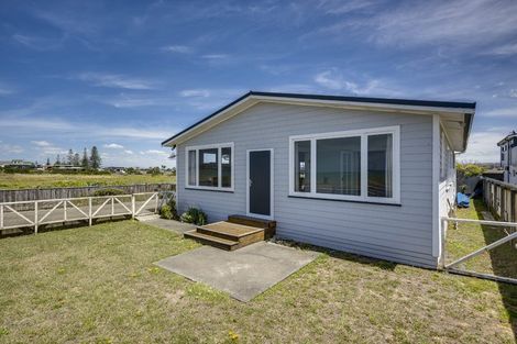 Photo of property in 64 The Esplanade, Westshore, Napier, 4110