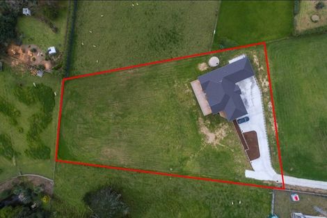 Photo of property in 38 Roberts Road, Matakatia, Whangaparaoa, 0930