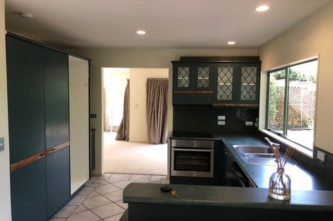 Photo of property in 2/71 Sunnynook Road, Forrest Hill, Auckland, 0620