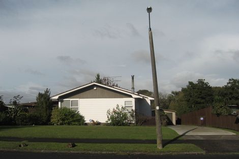 Photo of property in 105 Archmillen Avenue, Pakuranga Heights, Auckland, 2010