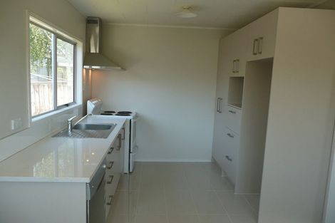 Photo of property in 9 Silverstone Place, Henderson, Auckland, 0612