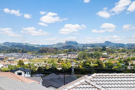 Photo of property in 25 Reserva Crescent, Kumeu, 0810