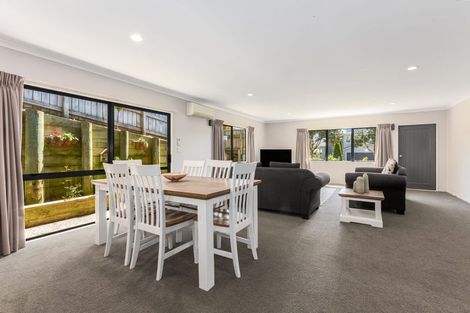 Photo of property in 10 Te Puia Drive, Aotea, Porirua, 5024