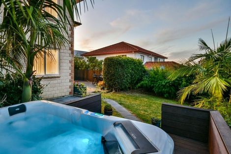 Photo of property in 214 Hill Road, The Gardens, Auckland, 2105