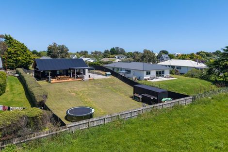 Photo of property in 7 Sand Dune Grove, Waikawa Beach, Manakau, 5573