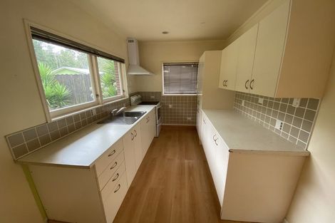 Photo of property in 2/15 Rosehill Drive, Rosehill, Papakura, 2113