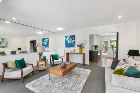 Photo of property in 2/83 Uxbridge Road, Cockle Bay, Auckland, 2014