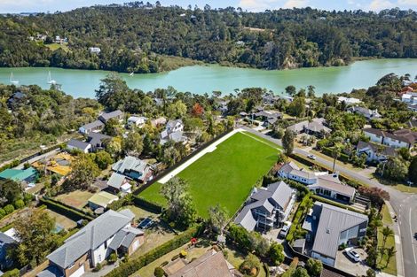 Photo of property in 11 Oscar Road, Greenhithe, Auckland, 0632