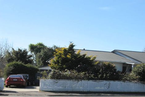 Photo of property in 2 Hukanui Road, Fairfield, Hamilton, 3214