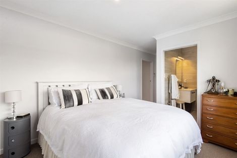 Photo of property in 1/63 Gladstone Road, Northcote, Auckland, 0627