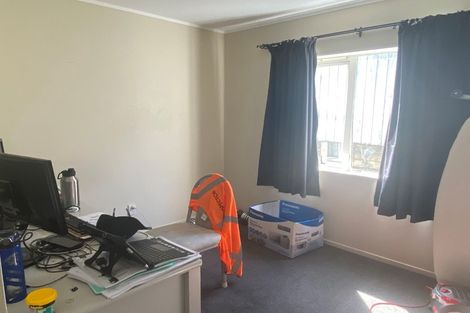 Photo of property in 37 Senator Drive, Manurewa, Auckland, 2105