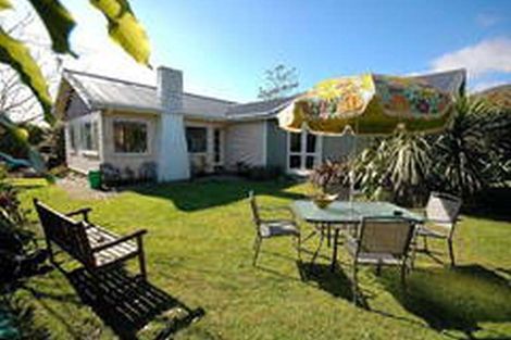 Photo of property in 483 Te Moana Road, Waikanae, 5036