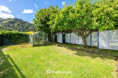 Photo of property in 10 Laredo Grove, Totara Park, Upper Hutt, 5018