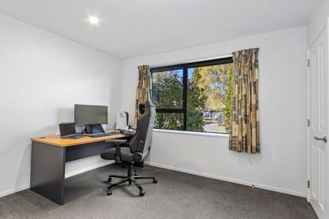 Photo of property in 27 Momorangi Crescent, Redwood, Christchurch, 8051