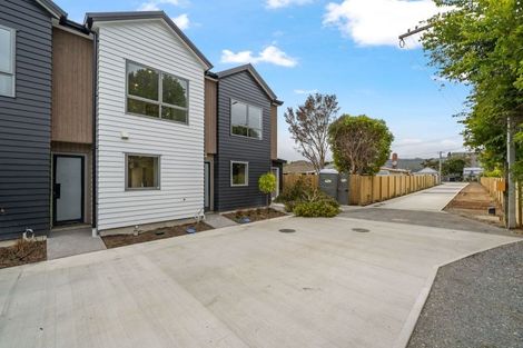 Photo of property in 2/10 Marion Street, Silverstream, Upper Hutt, 5019