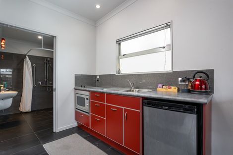 Photo of property in 24 Cologne Street, Martinborough, 5711