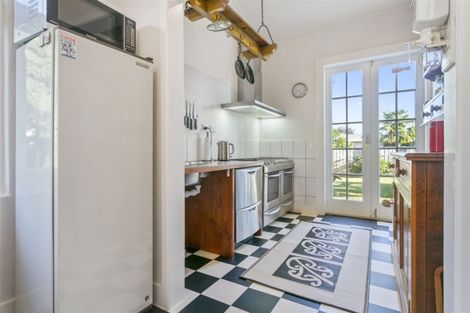 Photo of property in 50 Hamilton Road, Cambridge, 3434