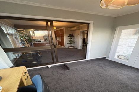 Photo of property in 42 Greendale Avenue, Avonhead, Christchurch, 8042