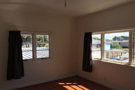 Photo of property in 21 Oteha Valley Road, Northcross, Auckland, 0632