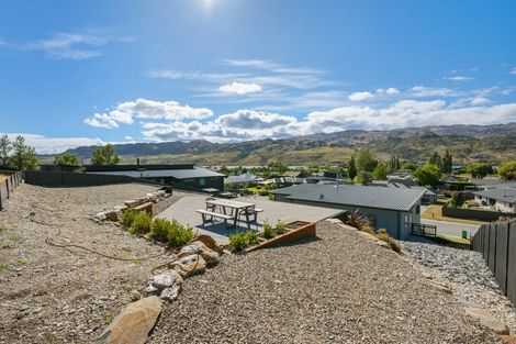 Photo of property in 71 Stratford Drive, Mount Pisa, Cromwell, 9383