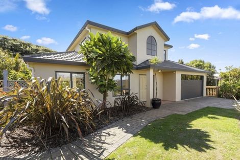 Photo of property in 12 Arahiwi Grove, Tirohanga, Lower Hutt, 5010