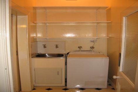 Photo of property in 22 Scarborough Terrace, Mount Victoria, Wellington, 6011