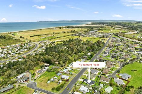 Photo of property in 42 Tamure Place, Ruakaka, 0116