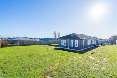 Photo of property in 12 Mahia Lane, Waikanae, 5036