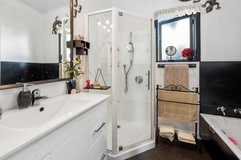 Photo of property in 74 Sunset Road, Mangakakahi, Rotorua, 3015