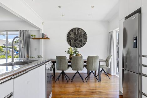 Photo of property in 5 Te Hatepe Avenue, Taupo, 3330