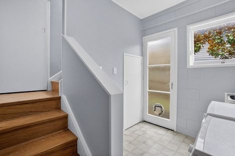 Photo of property in 12 Garmons Way, Castor Bay, Auckland, 0620