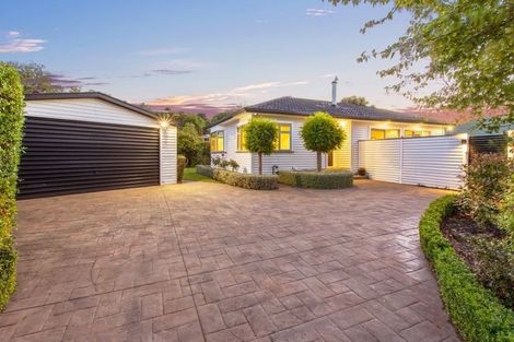 Photo of property in 32 Koromiko Street, Saint Martins, Christchurch, 8022