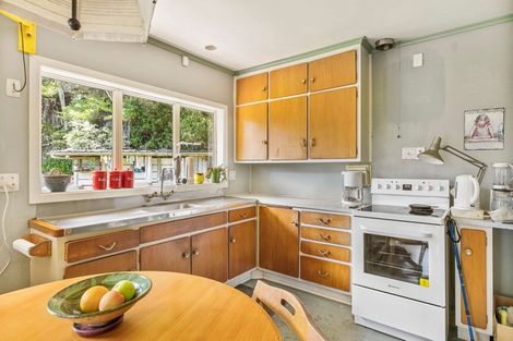 Photo of property in 764 West Coast Road, Oratia, Auckland, 0604