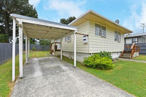 Photo of property in 16 Oaklands Grove, Clouston Park, Upper Hutt, 5018