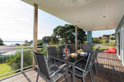 Photo of property in 11 Robertson Street, Russell, 0202