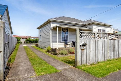 Photo of property in 22 Milmoe Street, Hawera, 4610