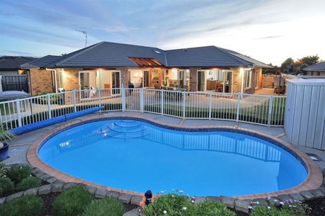 Photo of property in 18 Burgundy Court, Rototuna, Hamilton, 3210