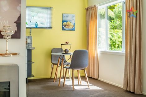 Photo of property in 28 Lincoln Avenue, Tawa, Wellington, 5028