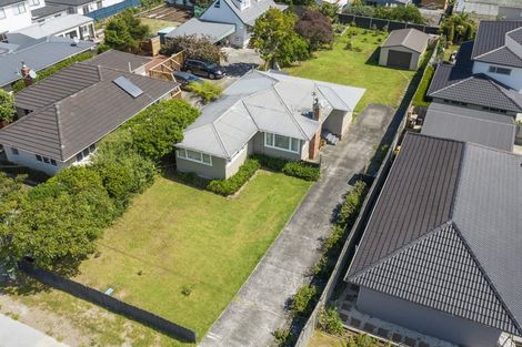 Photo of property in 14 Karamu Street, Te Atatu Peninsula, Auckland, 0610