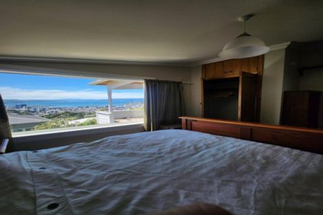 Photo of property in 28 Apuka Street, Brooklyn, Wellington, 6021