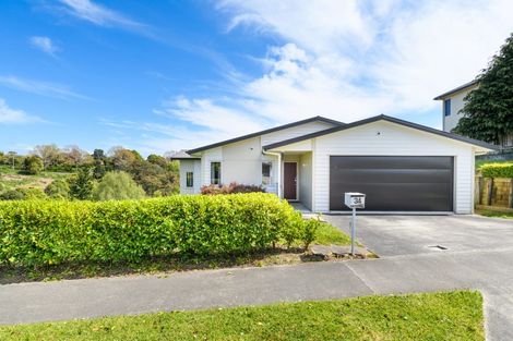 Photo of property in 34 Ruapehu Drive, Fitzherbert, Palmerston North, 4410