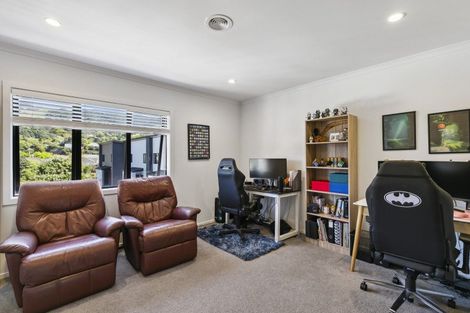 Photo of property in 6/9 Surrey Street, Tawa, Wellington, 5028