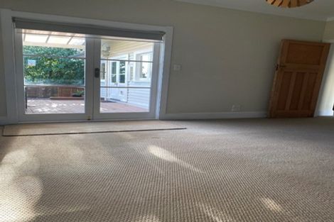 Photo of property in 14 Lawrence Road, Hospital Hill, Napier, 4110