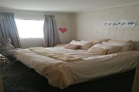 Photo of property in 2/60 Clayburn Road, Glen Eden, Auckland, 0602