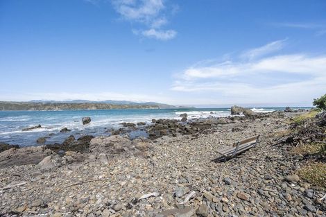 Photo of property in 188 Breaker Bay Road, Breaker Bay, Wellington, 6022