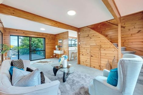 Photo of property in 1/21 Chablis Place, Henderson, Auckland, 0612