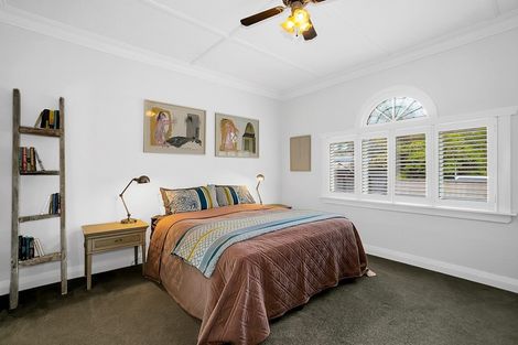 Photo of property in 37 Harbour View Road, Point Chevalier, Auckland, 1022